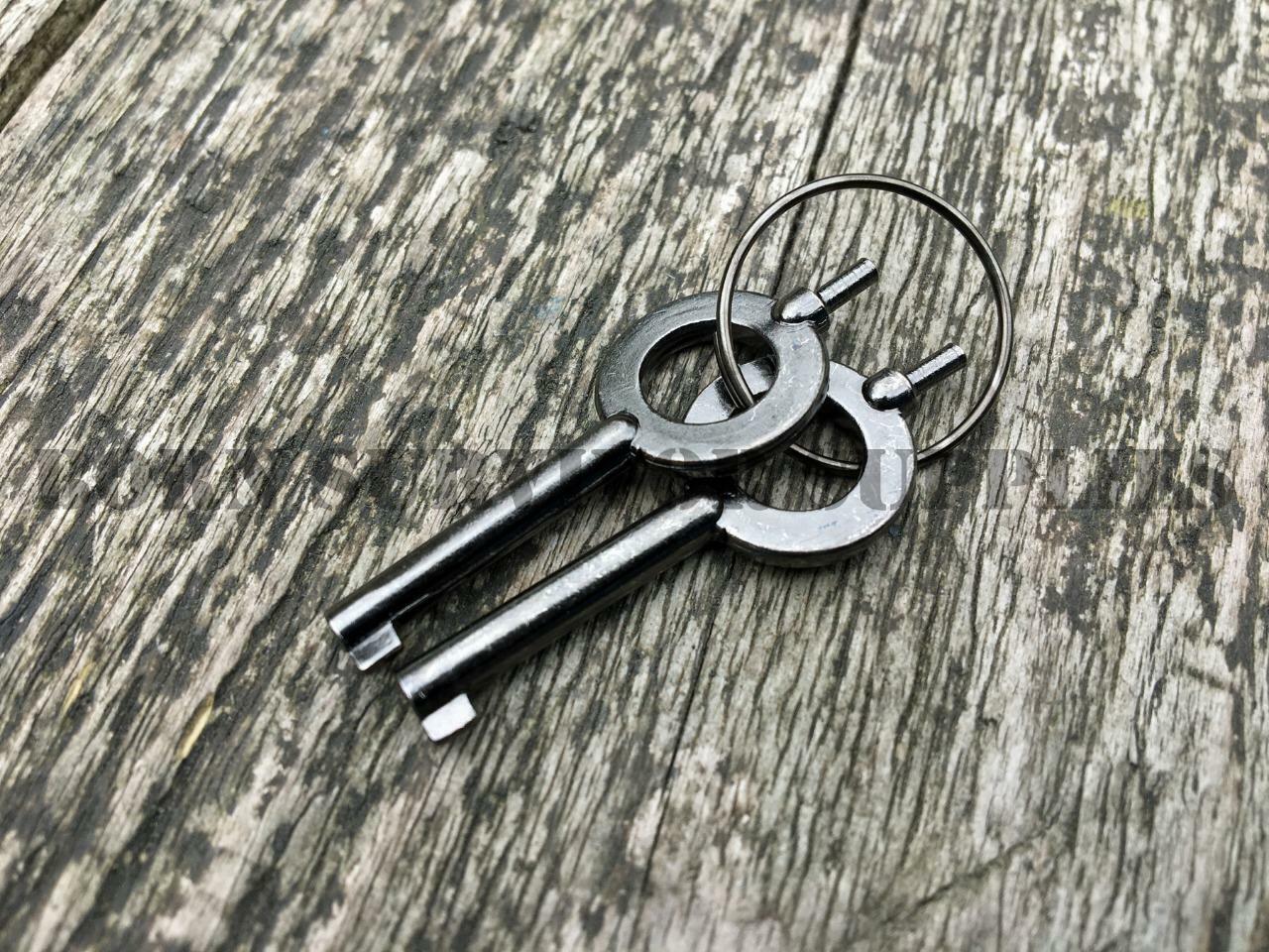 Carbon Steel Triple Hinged Folding Handcuffs (Black)