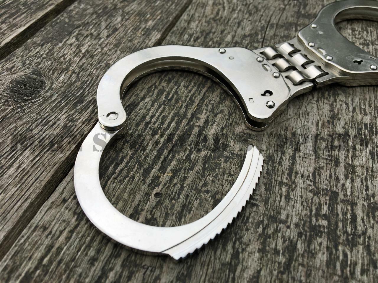 Carbon Steel Triple Hinged Folding Handcuffs (Silver)