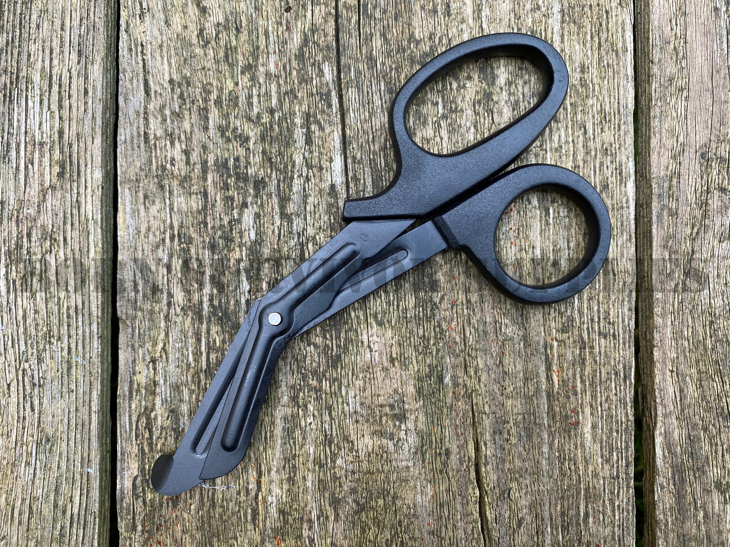 Kombat UK Tourniquet Holder & Shears (Black)