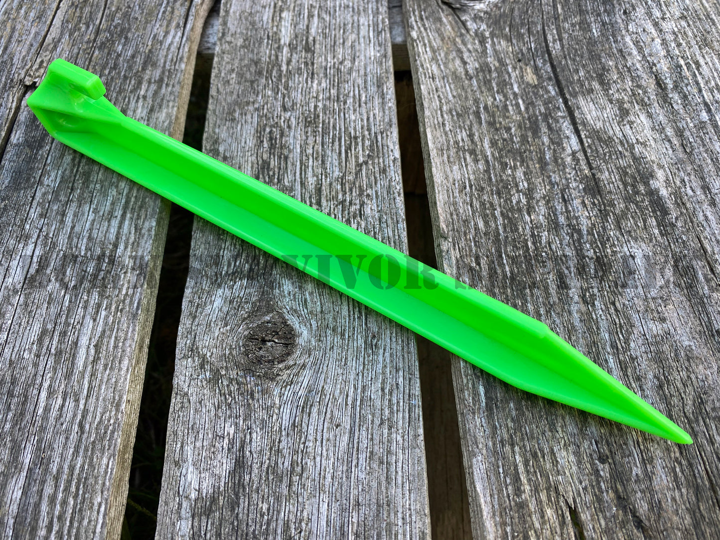 Heavy Duty 9" Plastic Tent Pegs - Neon Green (6 Pack)