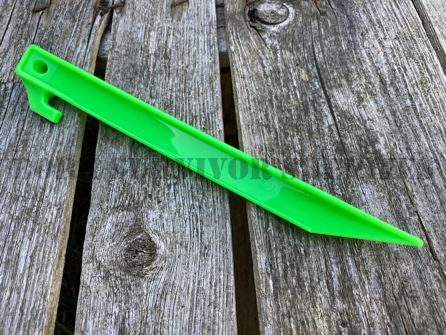 Heavy Duty 9" Plastic Tent Pegs - Neon Green (6 Pack)