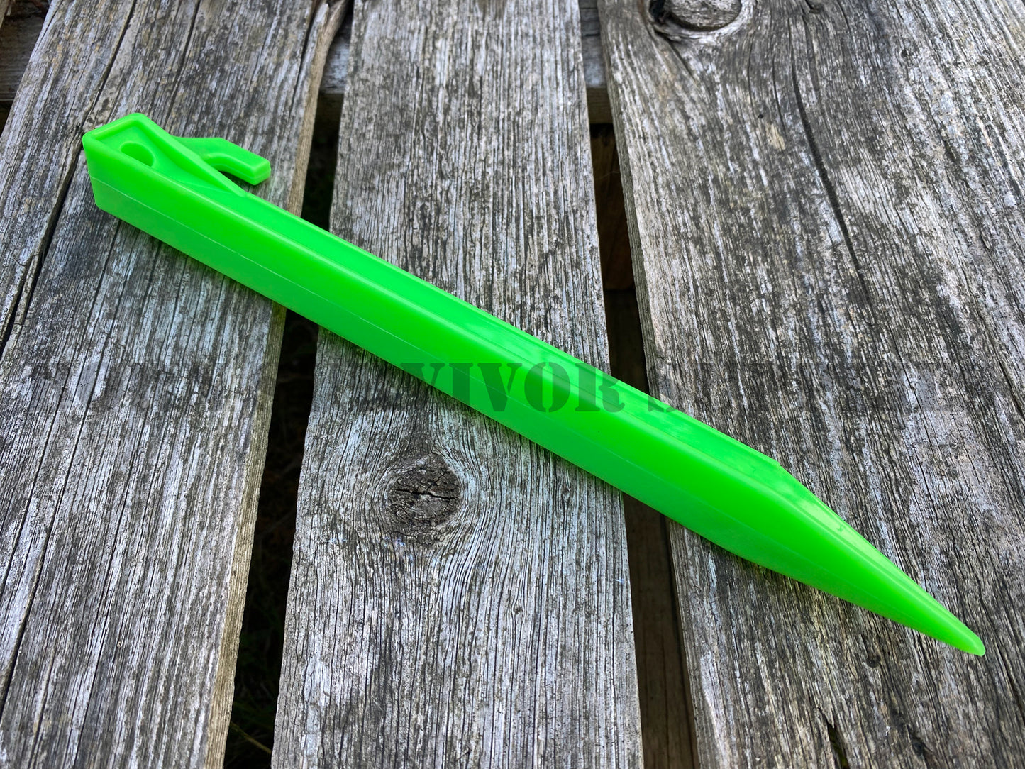 Heavy Duty 9" Plastic Tent Pegs - Neon Green (6 Pack)